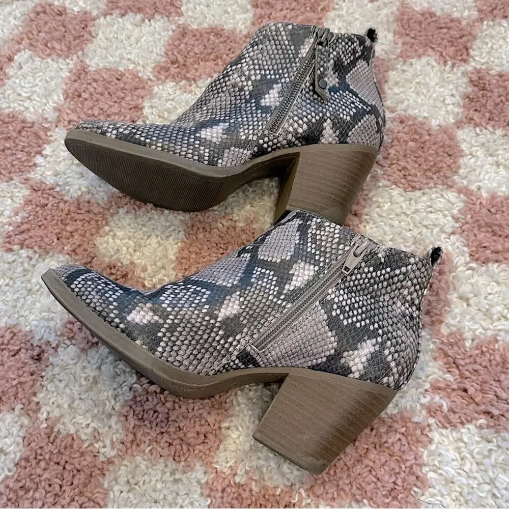 Universal Thread Snakeskin Ankle Zip Boots Booties